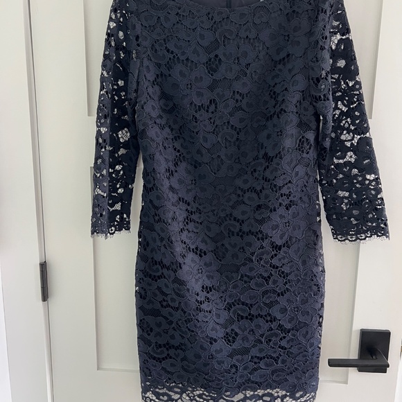 Trina Turk 3/4 Sleeve Lace Sheath Dress Navy Sz 6 - Picture 2 of 4